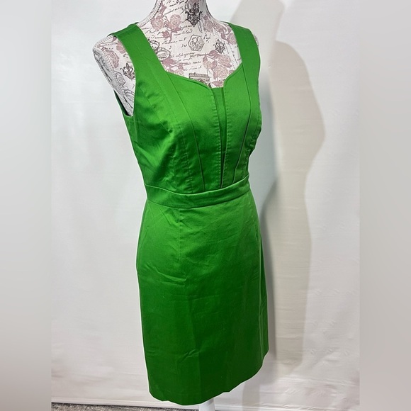 🛍️ALEX MARIE Kelly green sleeveless sheath dress size 6. - Picture 8 of 13